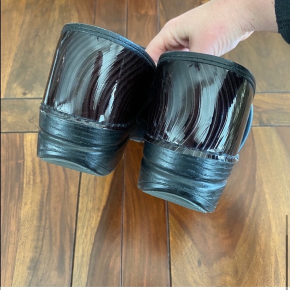 Dansko Striped Leather Clogs 41 - Picture 6 of 10